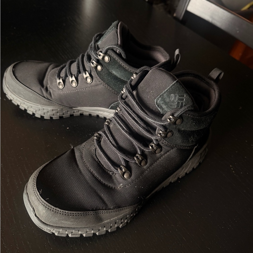 Columbia Men's Black Outdoor Boots - Picture 4 of 15